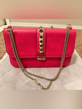 Valentino Garavani Glam Lock Leather Shoulder Bag